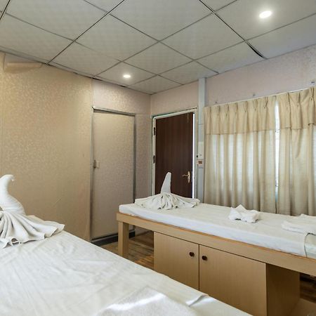 Hotel Sarathi Дхуликхел Экстерьер фото