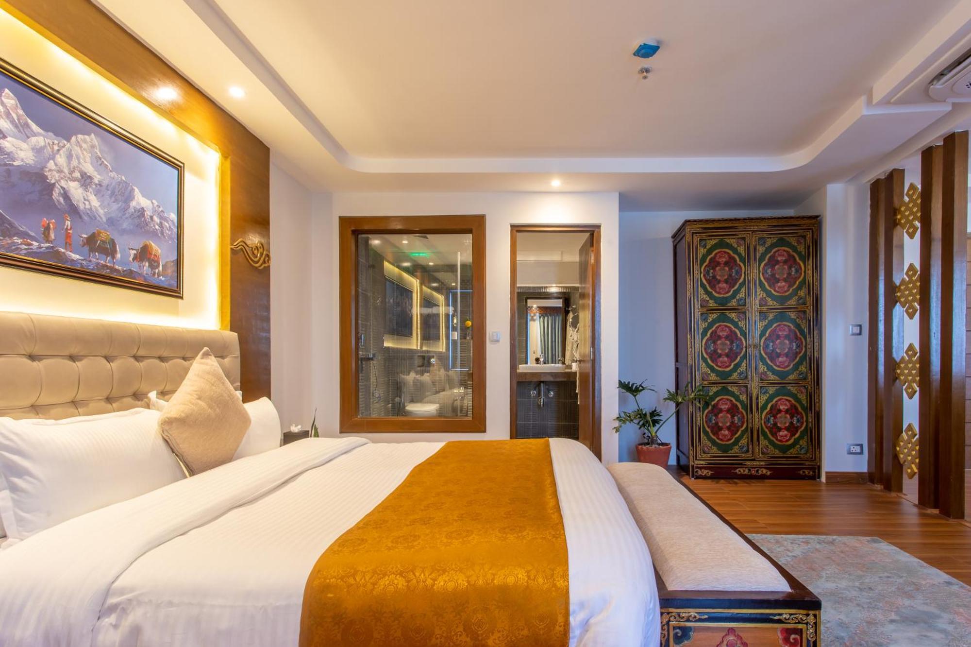 Hotel Sarathi Дхуликхел Экстерьер фото