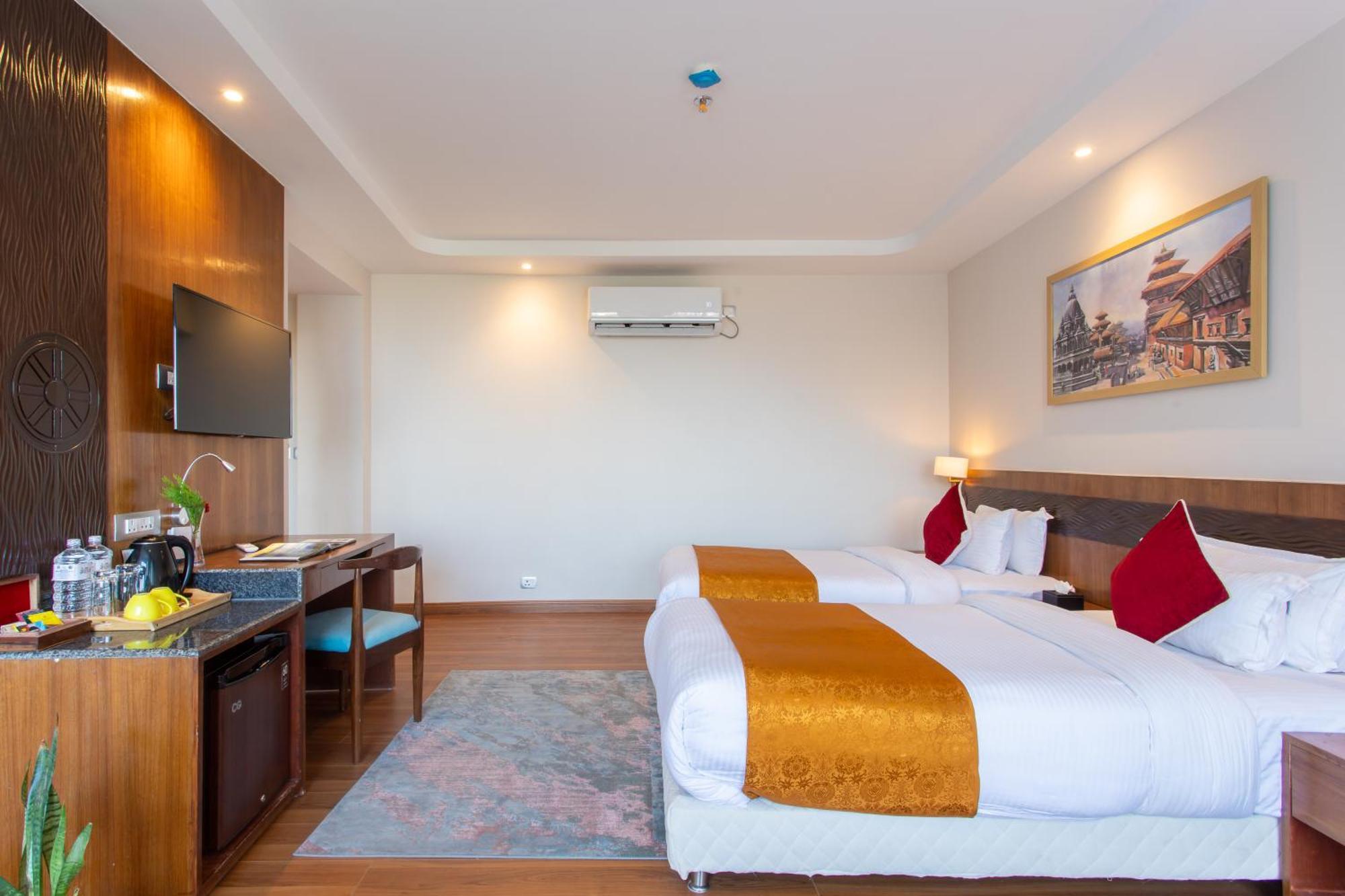 Hotel Sarathi Дхуликхел Экстерьер фото