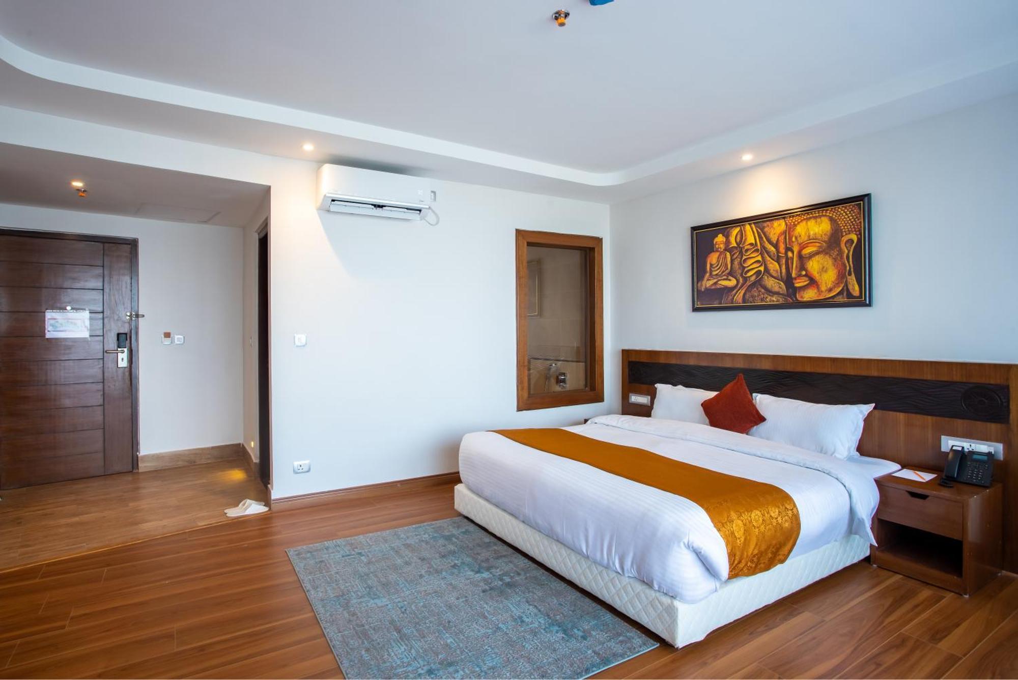 Hotel Sarathi Дхуликхел Экстерьер фото
