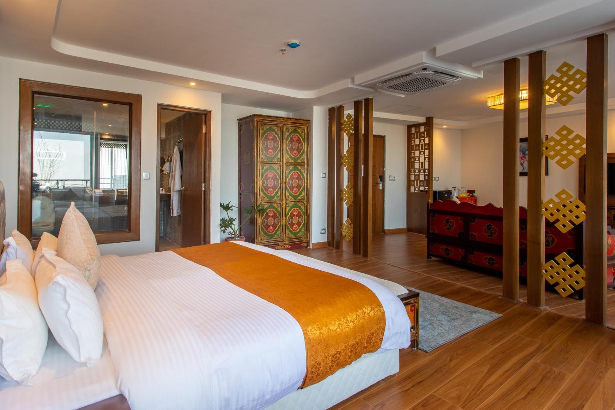 Hotel Sarathi Дхуликхел Экстерьер фото